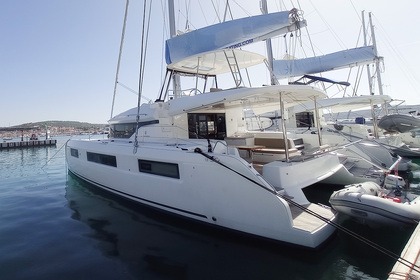 Hire Catamaran Lagoon-Bénéteau Lagoon 50 - 6 + 1 cab. Trogir
