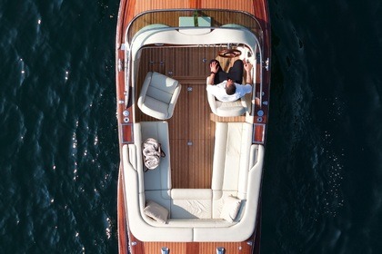 Charter Motorboat Comitti Venezia 24 Menaggio