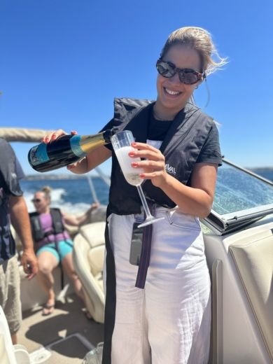 Lisbon Motorboat Chaparral 210 SSI Sundeck alt tag text