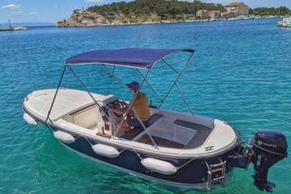 Hire Motorboat Betina 500 Makarska