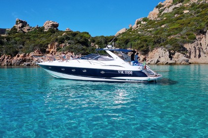 Noleggio Barca a motore Sunseeker International Camargue 44 Cannigione