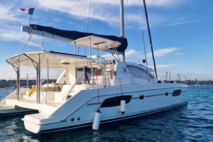 Rental Catamaran Robertson and Caine Léopard 44 Grimaud