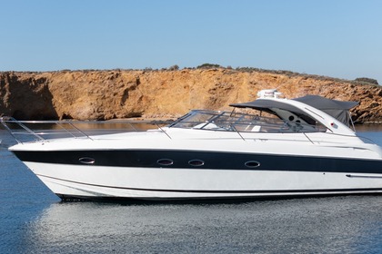 Verhuur Motorjacht Bavaria 40 SPORT Parikia