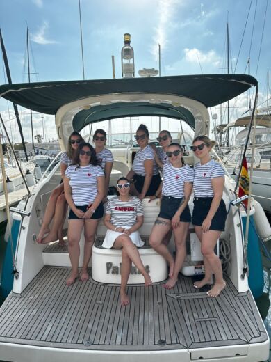 Port de Valencia Motorboat Fairline Targa 36 alt tag text