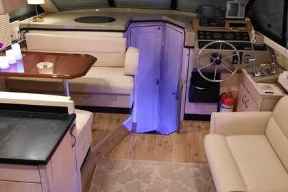 Charter Motorboat Bayliner 3587 Çeşme