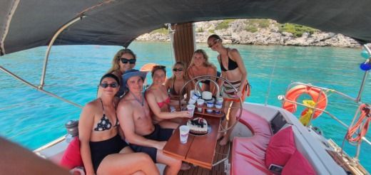 Родос Sailboat Beneteau Oceanis 321 alt tag text