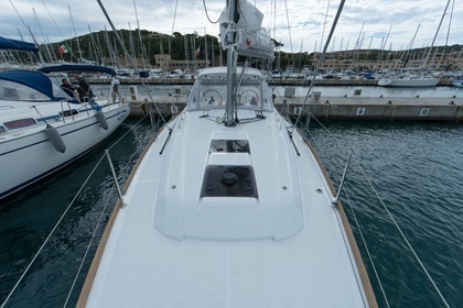 Location Voilier BENETEAU OCEANIS 35.1 Punta Ala