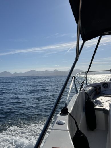 Mandelieu-la-Napoule Motorboat Karnic SL 701 alt tag text