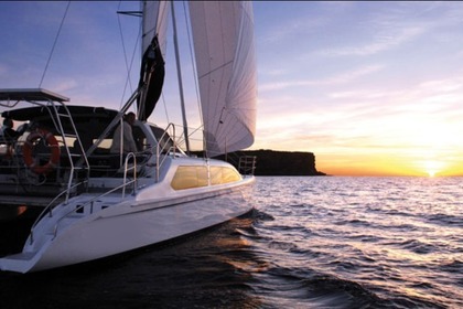 Charter Catamaran Seawind 1000 Sydney