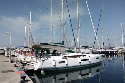 Miete Segelboot JEANNEAU SUN ODYSSEY 440 Athen