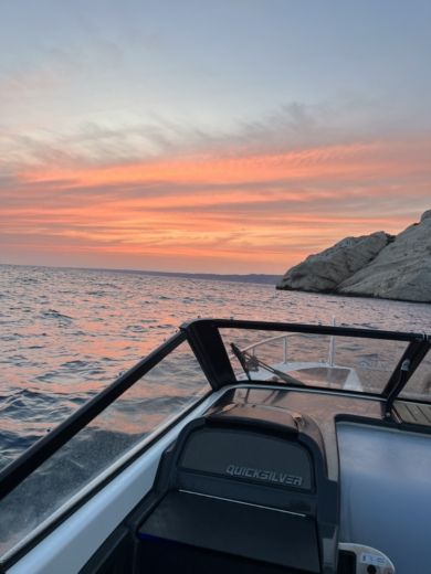 Marsella Motorboat Quicksilver Activ 755 Cruiser alt tag text