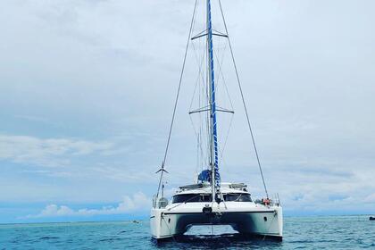Rental Catamaran Fountaine Pajot Belize 43 Santa Marta