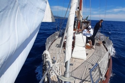 Noleggio Barca a vela Cantieri 14 mt La Spezia