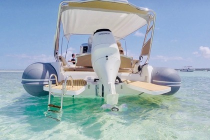 Hire RIB BWA 28 GTO CORAIL BLEU Le Gosier