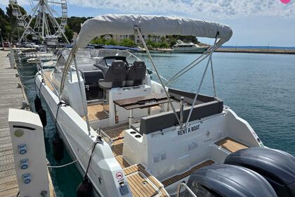 Hire Motorboat Jeanneau Cap camarat 9 wa Makarska