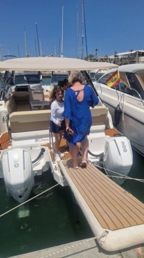 Dénia Motorboat AQUILA 32 SPORT CATAMARAN alt tag text