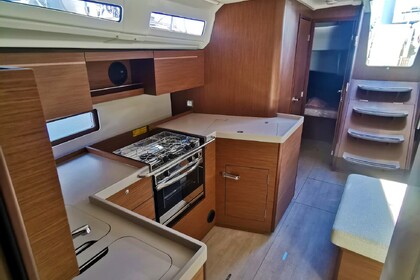 Noleggio Barca a vela Bénéteau Oceanis 40.1 Pomer