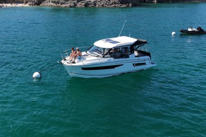 Rental Motorboat Jeanneau Merry Fisher 895 Port-la-Forêt