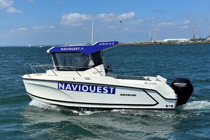 Hire Motorboat Quicksilver QS 625 PILOTHOUSE Brest