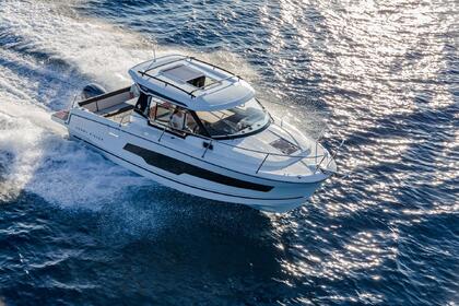 Hire Motorboat Jeanneau Merry Fisher 795 S2 Saint-Raphaël