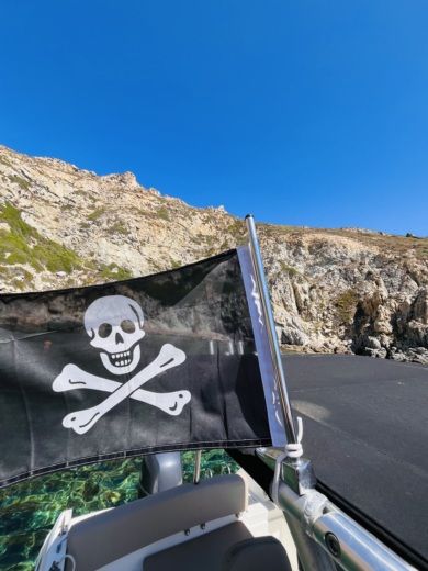 Calvi Motorboat Jeanneau Cap Camarat 6.5 Cc alt tag text