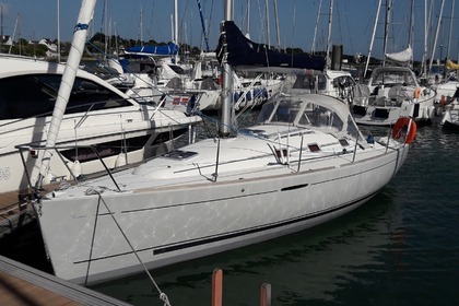 Rental Sailboat BENETEAU FIRST 31.7 La Trinité-sur-Mer