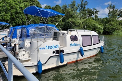 Czarter Houseboat Custom Voyager 780 Pojezierze Meklemburskie