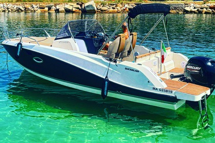 Location Bateau à moteur Quicksilver 675 SUNDECK Marseille