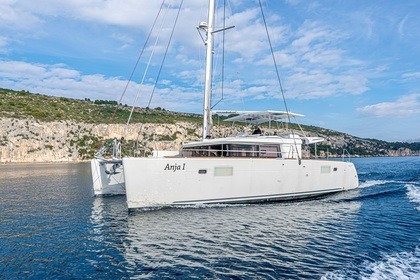 Charter Catamaran LAGOON 450 F Rogoznica