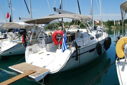 Hire Sailboat Bavaria Cruiser 37 Corfu
