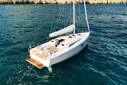 Hire Sailing yacht  Oceanis 34.1 Salerno