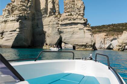 Location Bateau à moteur compass 7S Milos