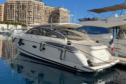 Location Bateau à moteur Princess V42 Villeneuve-Loubet