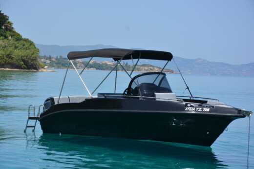Motorboat Nireus Ω53 Escape Boot Grundriss