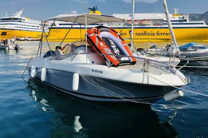 Charter Motorboat BENETEAU Flyer 650 sundeck Toulon