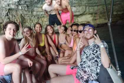 Hire Motorboat 21 feet SeaRover Birgu