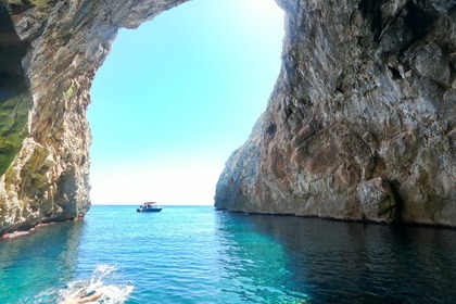 Alquiler Lancha Speedy Cayman Donautica Santa María de Leuca