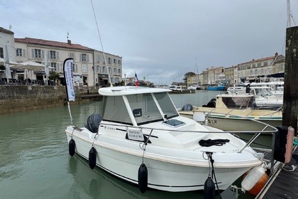 Hire Motorboat Jeanneau Merry Fisher 580 La Rochelle