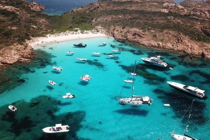 Miete Motorboot Cranchi Endurance 30 Porto Cervo