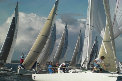 Rental Sailboat J BOATS J80 La Trinité-sur-Mer