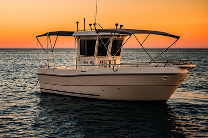 Alquiler Lancha Triakis c30 Pula