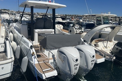 Location Bateau à moteur Jeanneau Cap Camarat 9.0 Wa Les Issambres