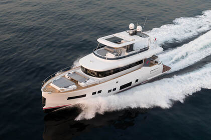 Charter Motorboat Sirena Yacht 64 Naples