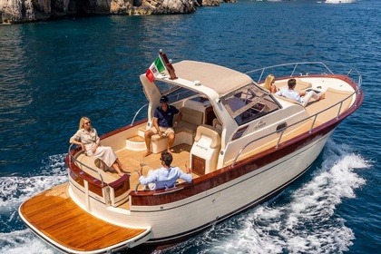 Hire Motorboat Gozzo Jeranto 8 Open Positano