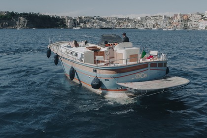 Location Bateau à moteur Fratelli Aprea 36 open cruise Naples