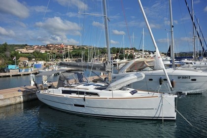 Rental Sailboat DUFOUR 360 GL Portisco