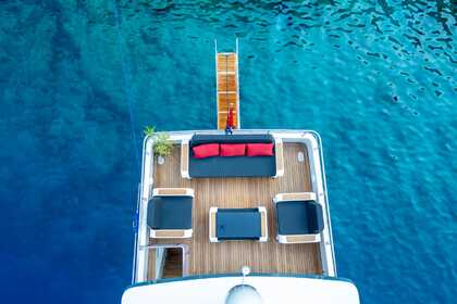 Noleggio Yacht a motore 2024 model luxury Motor yacht Trawler with a capacity of 6 people Göcek