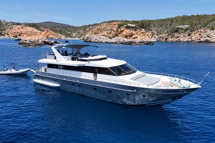 Noleggio Yacht a motore Canados 88 Ibiza