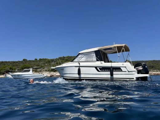 Trogir Motorboat Jeanneau Merry Fisher 645 alt tag text