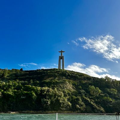 Lissabon Catamaran Lagoon 42 alt tag text